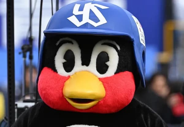 ヤクルトの株主総会、「つば九郎を戻して」と泣き出す株主があらわれる