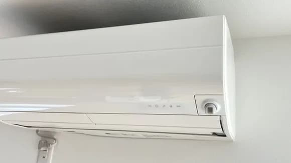 【悲報】もうクーラーつけ始めたやつｗｗｗｗｗｗｗｗｗｗｗｗ