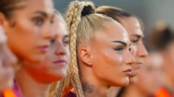 【衝撃】サッカー女子代表、中学生に完敗でネット騒然・・・・・