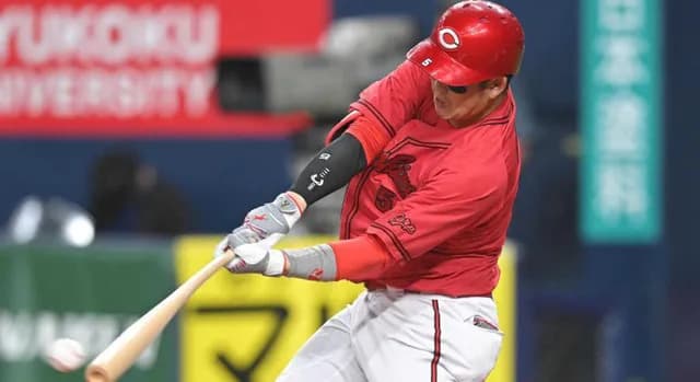 カープ小園、中日涌井から逆転2点タイムリースリーベース！得点圏4割の勝負強さを発揮！！