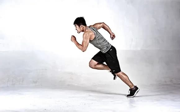 【朗報】陸上選手、競技中にポロリするもベスト記録を叩き出し優勝ｗｗｗｗｗｗｗｗｗｗｗ