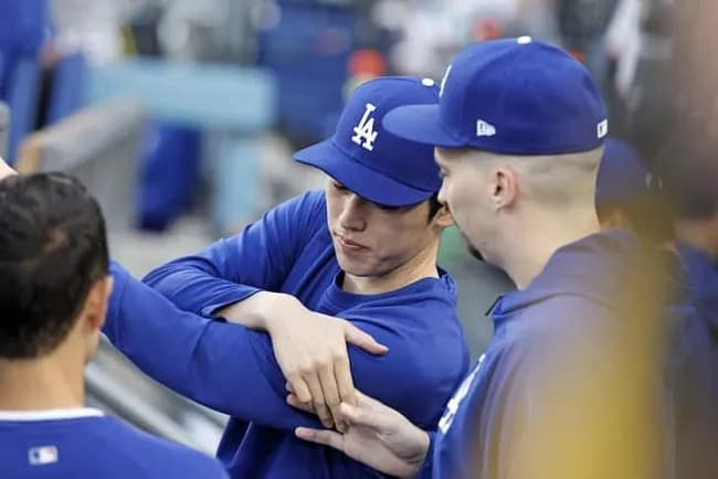 ロバーツ監督、マジでもう佐々木に興味なさそう　適当なコメント&遠征に同行させず