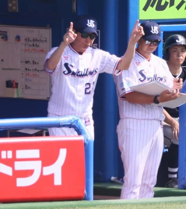 ヤクルト高津監督、サラッと問題発言もみんな聞き流す「インコースかアウトコースかは分かってる」