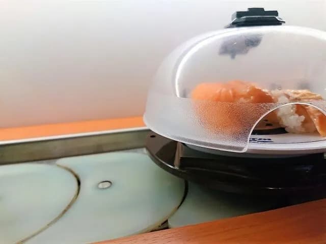 回転寿司の初手、決まるっ…！