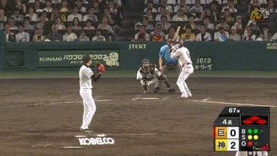 巨人・坂本、得点圏で二打席連続空振り三振…