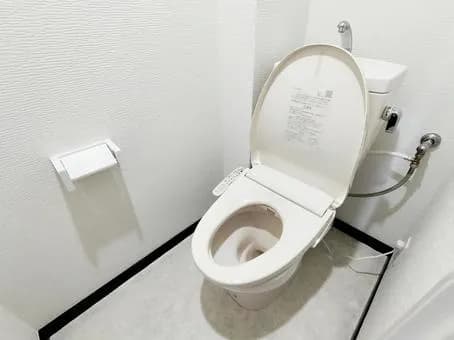 【悲報】トイレ借りれるコンビニ、無くなるｗｗｗｗｗｗｗｗｗｗｗｗｗｗｗｗ