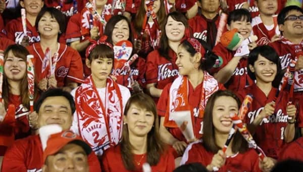 カープ応援団『男女別パート応援』発動！12回裏にカープ女子「お願い打って小園！」