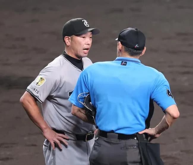 巨人　阿部慎之助監督が謝罪「アンパイアにも選手にも申し訳ない」八回の判定で抗議　審判団とのやり取り明かす