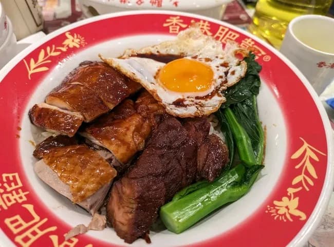 【画像】中国・深センの鶏肉とチャーシュー丼800円がこちらｗｗｗｗｗｗ