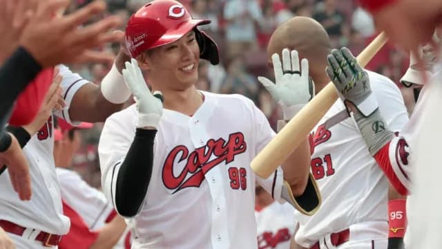カープ中村奨成、3号逆転2ランホームラン！ヤクルト奥川恭伸からキャリアハイ更新弾！！