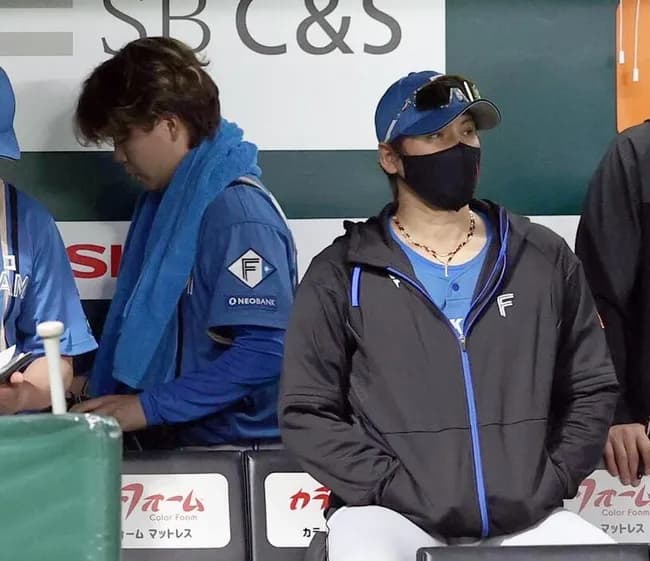 日本ハムが約２カ月ぶりの首位陥落　ソフトＢに３連敗で首位とゲーム差なしの３位に後退　打線元気なく、松本晴に１４三振喫する