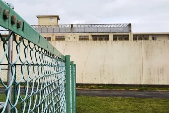 【悲報】日本で捕まった外国人「日本の刑務所は時代遅れ。受刑者の更生を考えず苦痛しか与えない」←ええんか・・・・