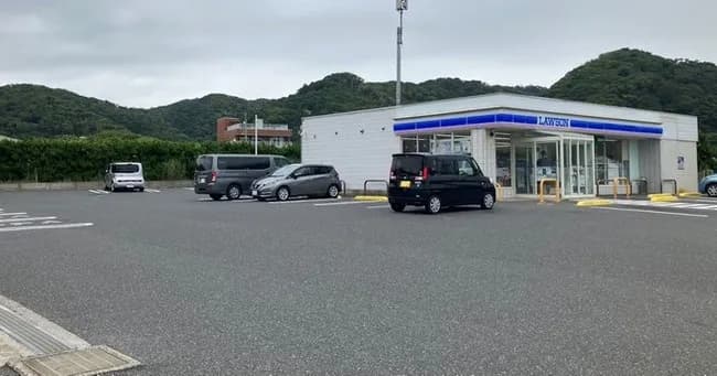 ローソン、駐車場を使った車中泊サービスを始める　一泊2500円～3000円