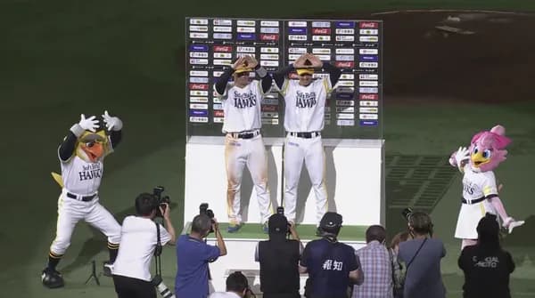 ホークス選手内でヴォルデモートポーズが流行る