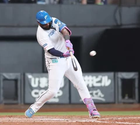 【日本ハム】レイエスが逆転満塁弾「エーーーグイ！スーゴイホームラン！！」