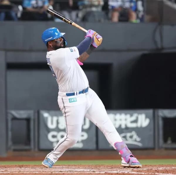 新庄監督「モーレくんは右手を（最後にバットから）離す癖をやめて」←結果