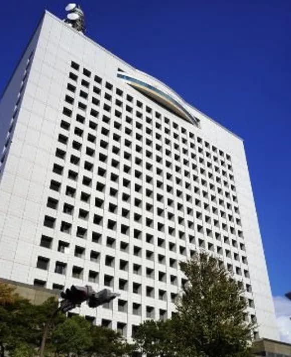 【悲報】元プロ野球選手の男(43)不同意性交で逮捕・・・・・・・