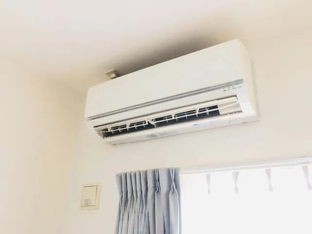 昔のエアコンが無かった時代ってどうやって夏の暑さを乗り切ってたんや？