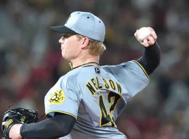 阪神　ネルソンが“魔球”ナックル初披露「1つの武器として使っていければ」田中を投ゴロに