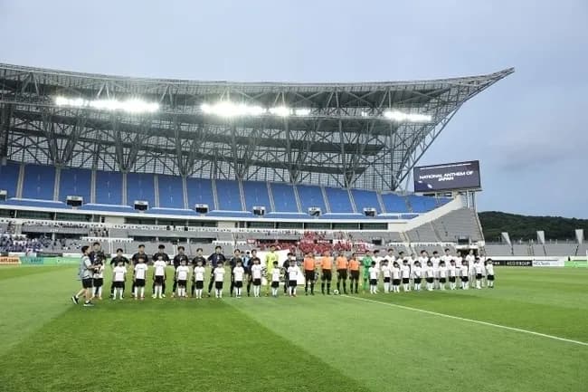 【悲報】サッカー日本代表VS香港代表、観客687人