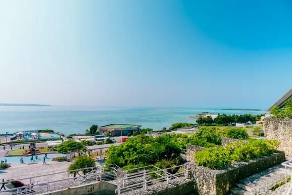 【悲報】三大沖縄行って驚いたこと「バスが時間通りに来ない」「美人めちゃくちゃ多い」←あと一つは？ｗｗｗｗ