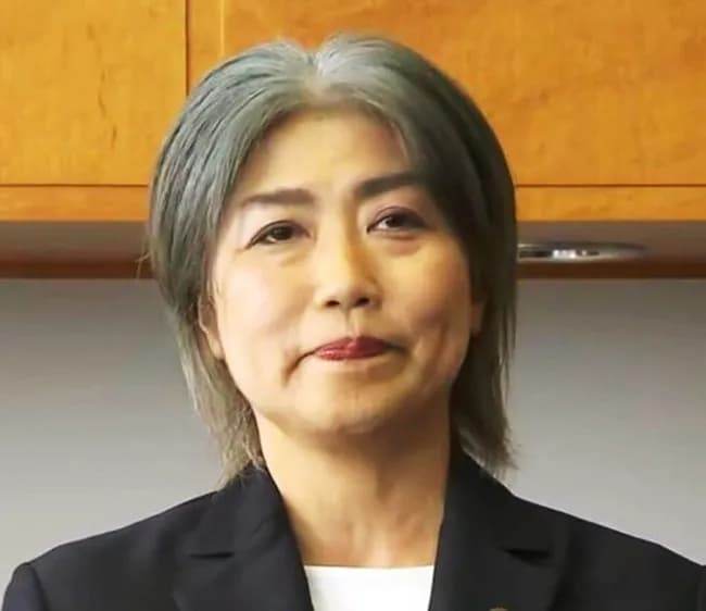 東洋大学「はい、田久保さん卒業証書ね（ドッキリやけどねｗ）」20年前田久保ちゃん「わーい」