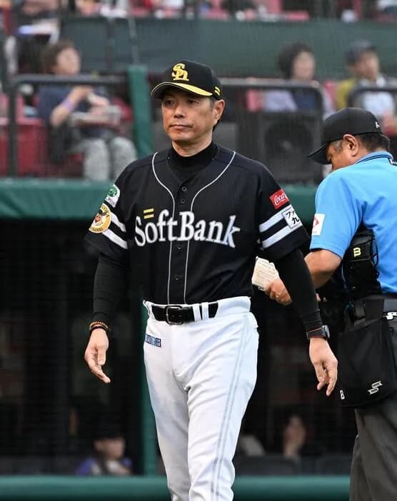 ソフトバンク小久保監督　怒りで取材一言5秒で切り上げ「打てない、守れない、ピッチャーに迷惑をかけすぎ」