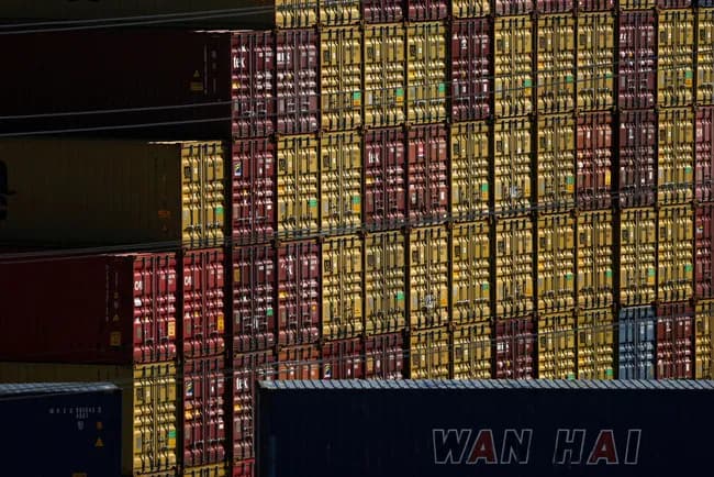 【朗報】アメリカの関税収入、6月だけで270億ドル(約4兆円)に達する