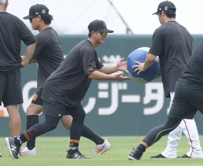 【巨人】２軍合流の湯浅大と体調不良のキャベッジが登録抹消へ　長野久義、支配下昇格のフルプが１軍へ