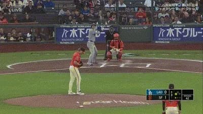 大谷翔平、32号はスプラッシュヒット！日本人選手初の快挙　チームの連敗阻止へ豪快弾