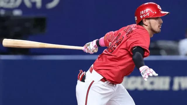 カープ菊池、D松葉から同点の2点タイムリーツーベース！末包猛打賞からのチャンス活かして反撃の狼煙上げる！