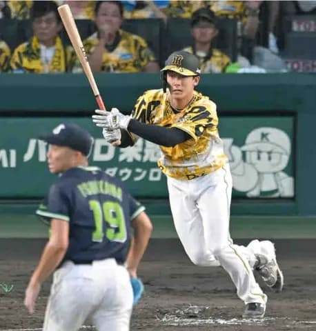 阪神・小幡 V撃!貴重ダメ押し打 プロ7年目で初の2桁打点「もっともっと積み重ねられるよう」