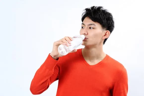 【急募】水分足りてないっぽいんやけど水がぶ飲みしたらええってことでもないんやろ？ｗｗｗｗｗｗｗｗｗｗｗｗｗｗｗｗ