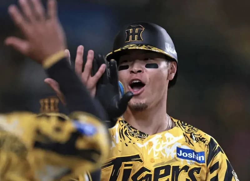 今年の甲子園、ライトにホームラン打った選手2人しかいない