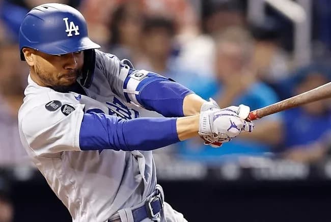 ムーキー・ベッツ 過去30試合 .185 OPS.524  こいつがスタメン落ちしない理由