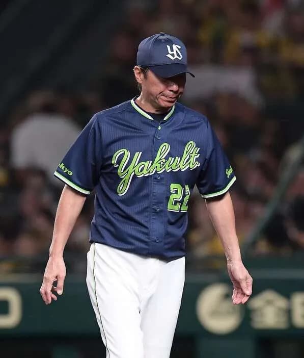 ヤクルト・高津監督、阪神・佐藤輝に浴びた2ラン前のハーフスイング判定に疑問「ハーフじゃない」