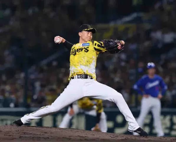 【阪神】湯浅京己、５試合ぶり登板で三者凡退　自身と同じ黄色靱帯骨化症から復活の中日福と談笑