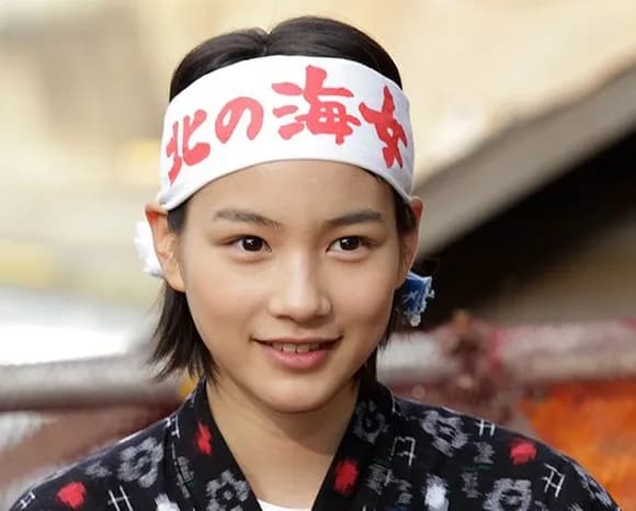 【画像】能年玲奈さん、胸元丸出しｗｗｗｗｗｗｗｗｗｗｗｗ