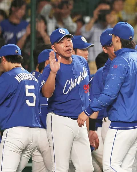 中日井上監督「試合途中に(ベンチ前に)鳥のうんこがビシャって。『うんこ来たよ！』と。今日は運があるなと」