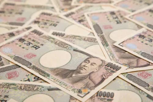 【唖然】さいばんちょ「むむ…偽札の密輸ですか…無罪！！」