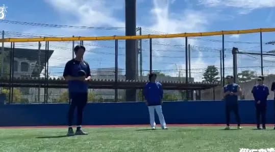 DeNA藤浪晋太郎選手、2軍施設DOCKで全体練習参加　選手やスタッフから大きな拍手