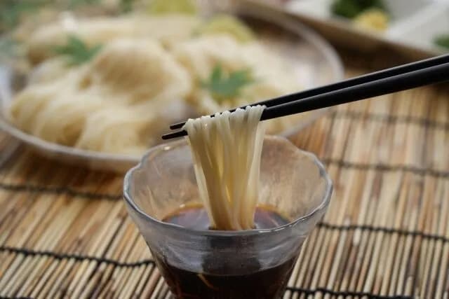 そうめんとかいう麺界最弱の雑魚ｗｗｗｗ