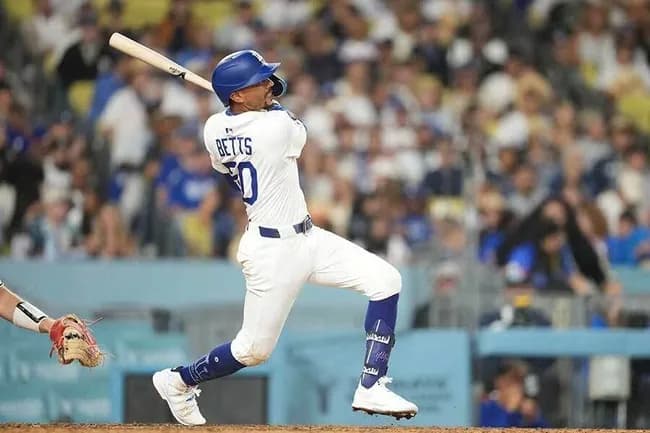 ドジャースさん9回裏1点差負け満塁のチャンスに打者「1番」ベッツで連敗wwww