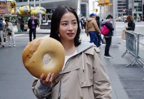 【速報】広瀬すずさん、ドーナツより顔が小さい