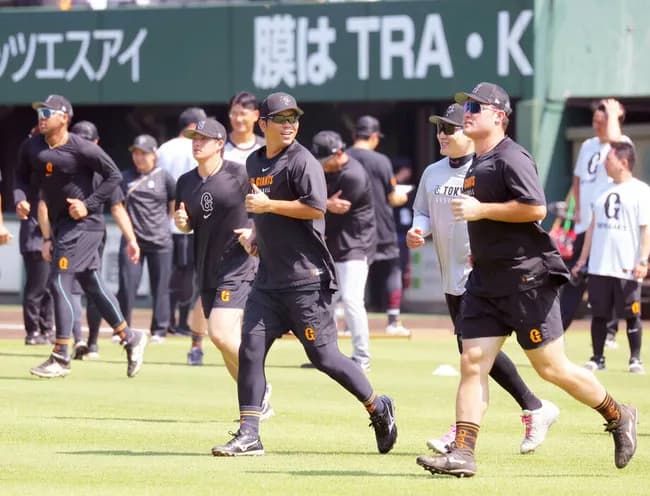 【巨人】小林誠司が登録抹消 大城卓三が1軍練習に合流