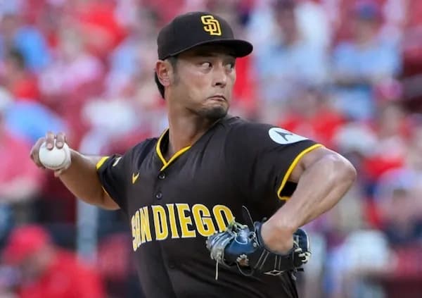 ダルビッシュ有(38) 0勝3敗 防御率9.18 (6年契約の3年目)