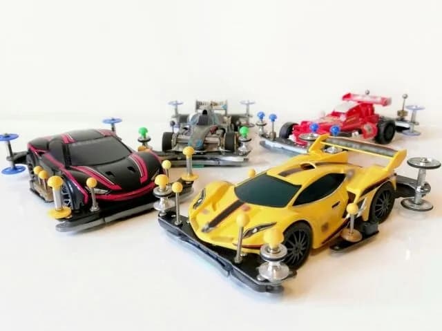 「ミニ四駆」「ベイブレード」「ハイパーヨーヨー」←世界征服できそうなもの