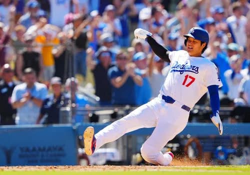 【動画】大谷翔平さん、サヨナラ弾のフリーマンよりもベッツへのケアを優先してしまう