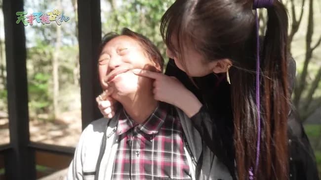 【画像】JK(15)「え、おじいちゃんをいじめる役ですか、わかりました」