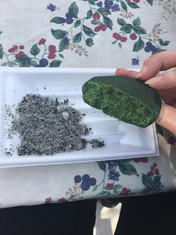 【画像】外国人「日本で食べたこの食べ物の名前が分からない…もう一度食べたいんだけどこれ何？」